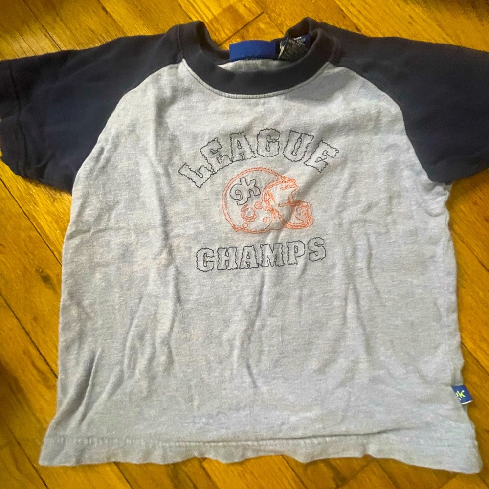 4T Oshkosh boys t shirt